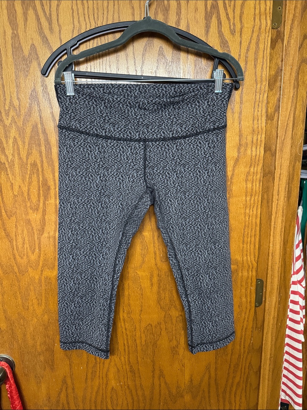 lululemon athletica Heathered Black Cropped Leggings